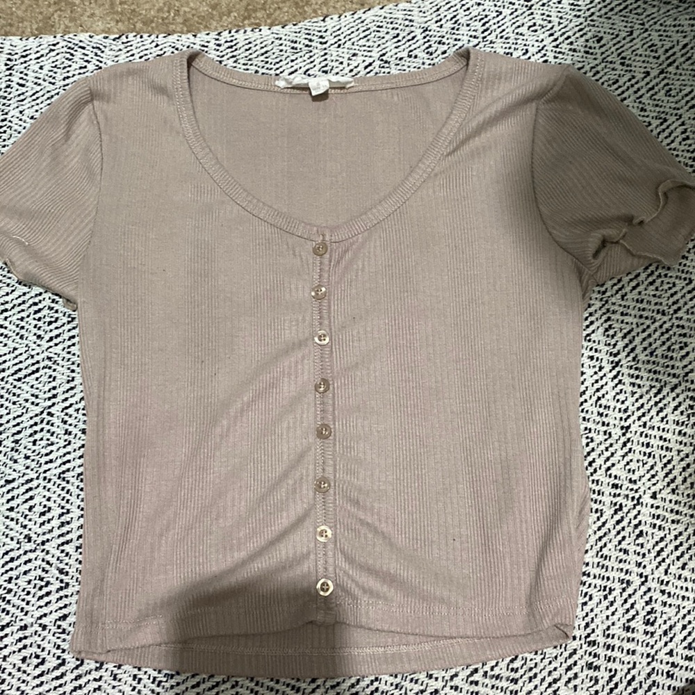 short sleeve shirt